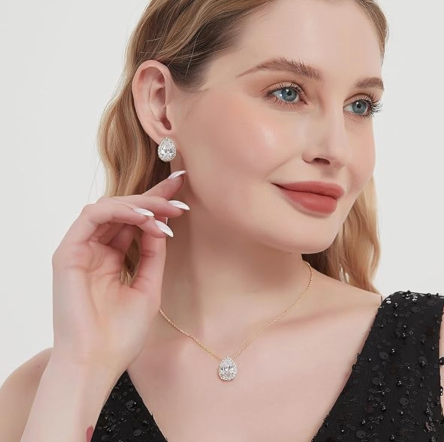 Gold Halo Teardrop Crystal Set